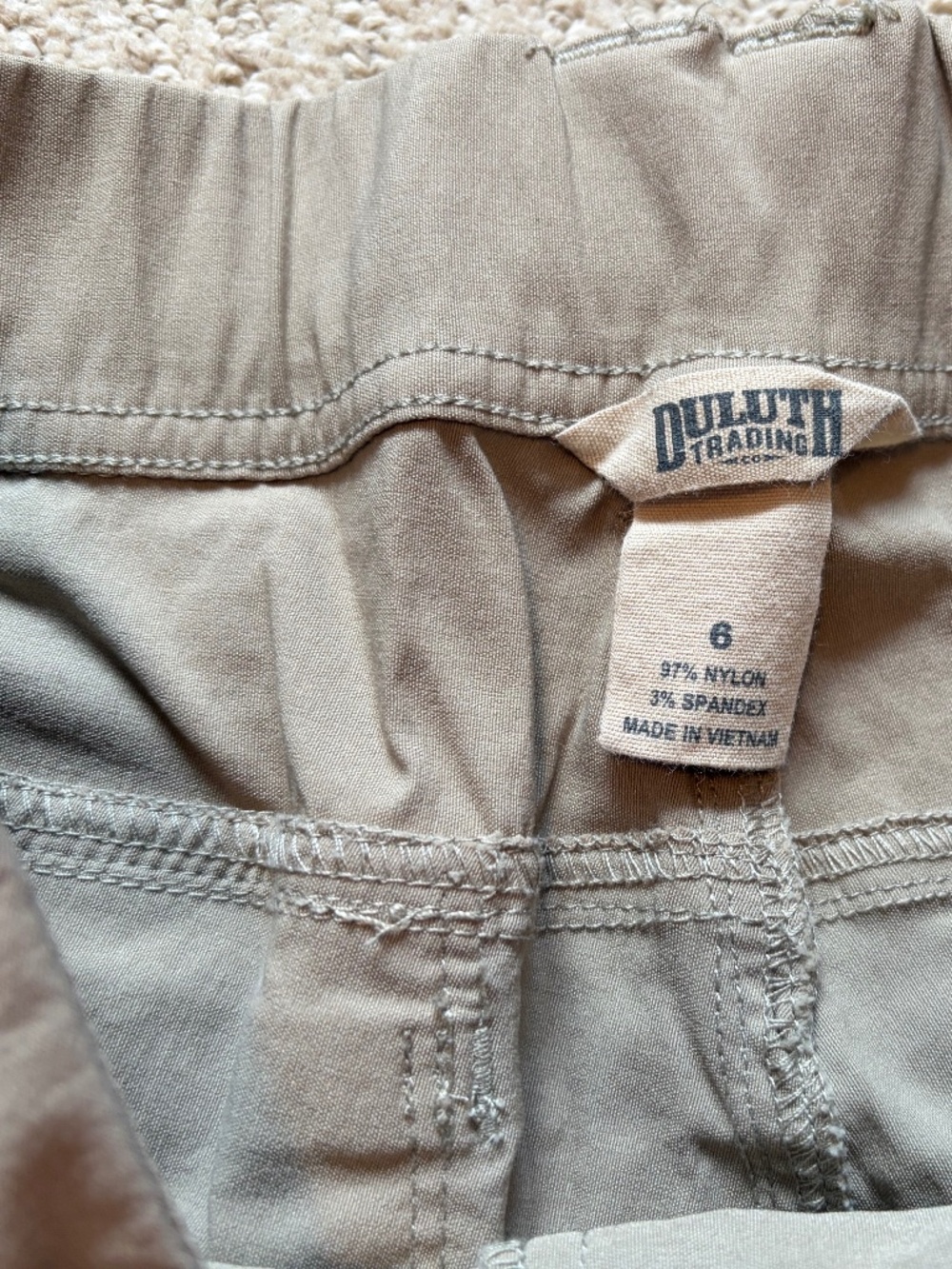 Duluth Trading Co Dry on the Fly Cargo Shorts - Size 6 - Tan/Khaki - Picture 2 of 3
